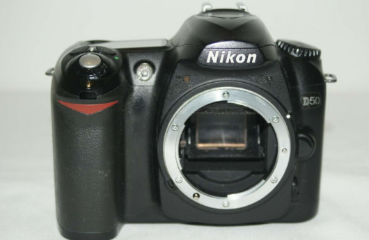 니콘 D50 바디