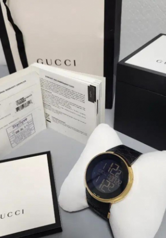 (정품)구찌 YA114230 남성.여성.공용 전자 디지털 시계 판매합니다