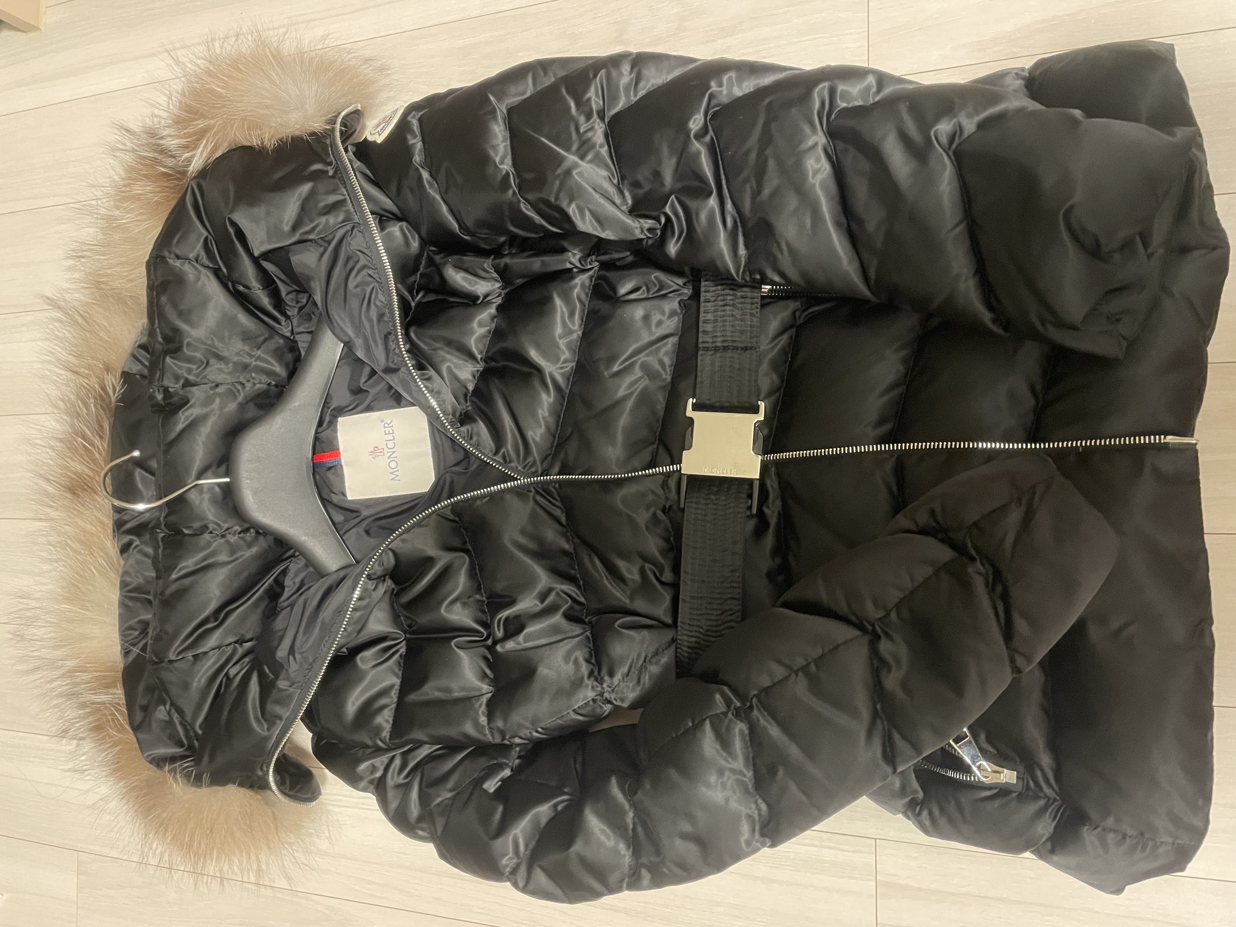 몽클레어 여성패딩