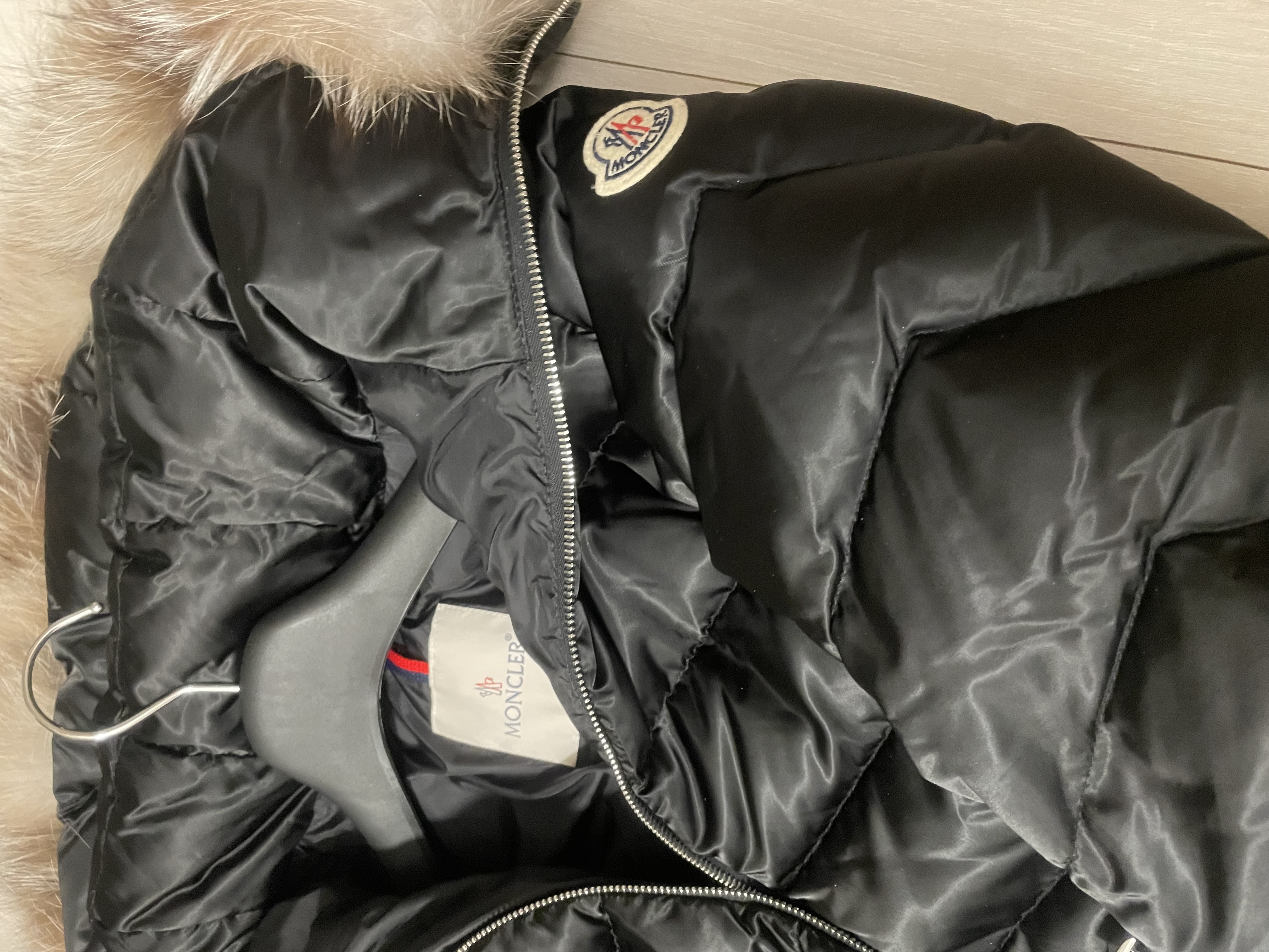 몽클레어 여성패딩