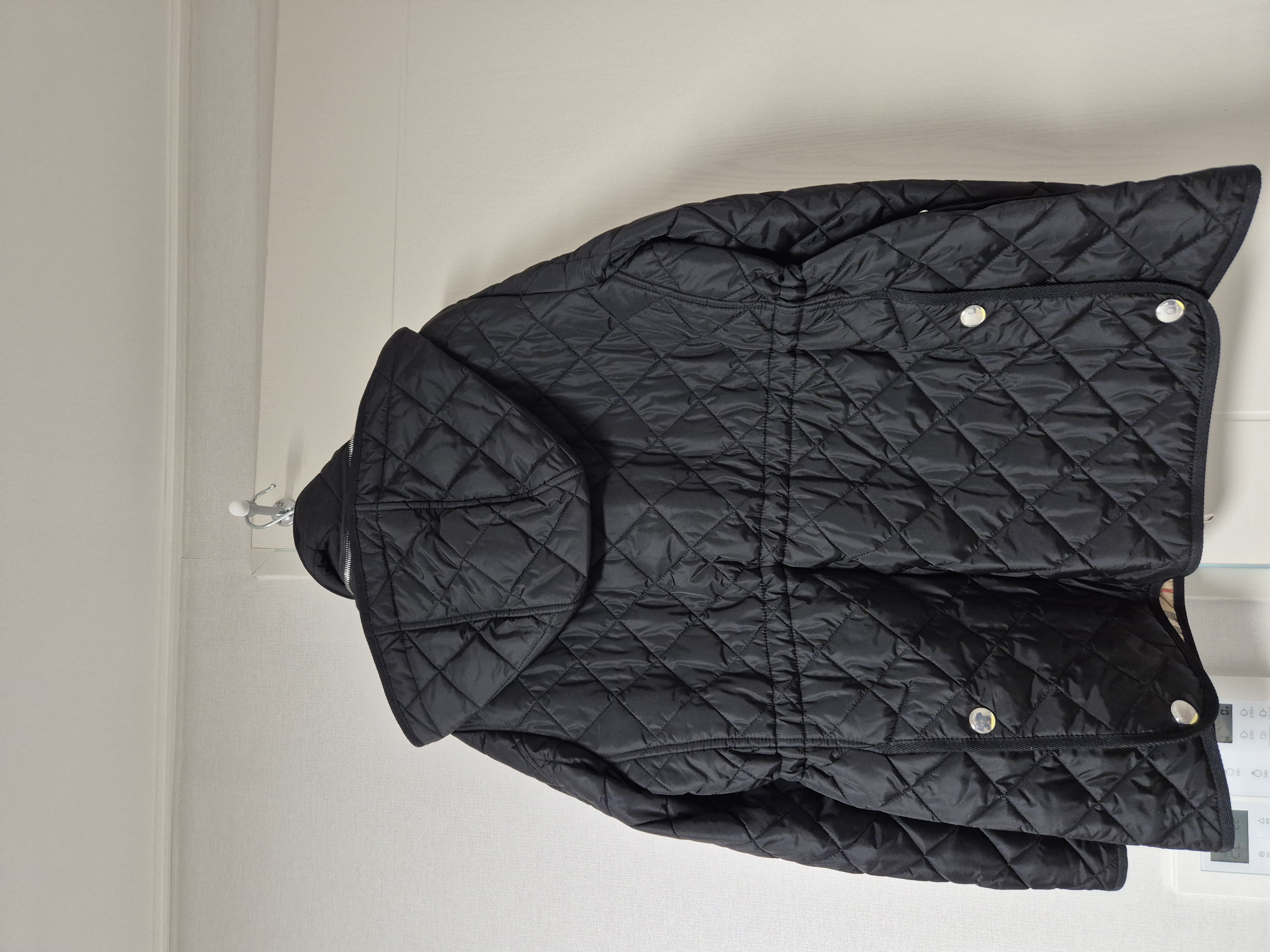 버버리하이넥퀼팅후드코트