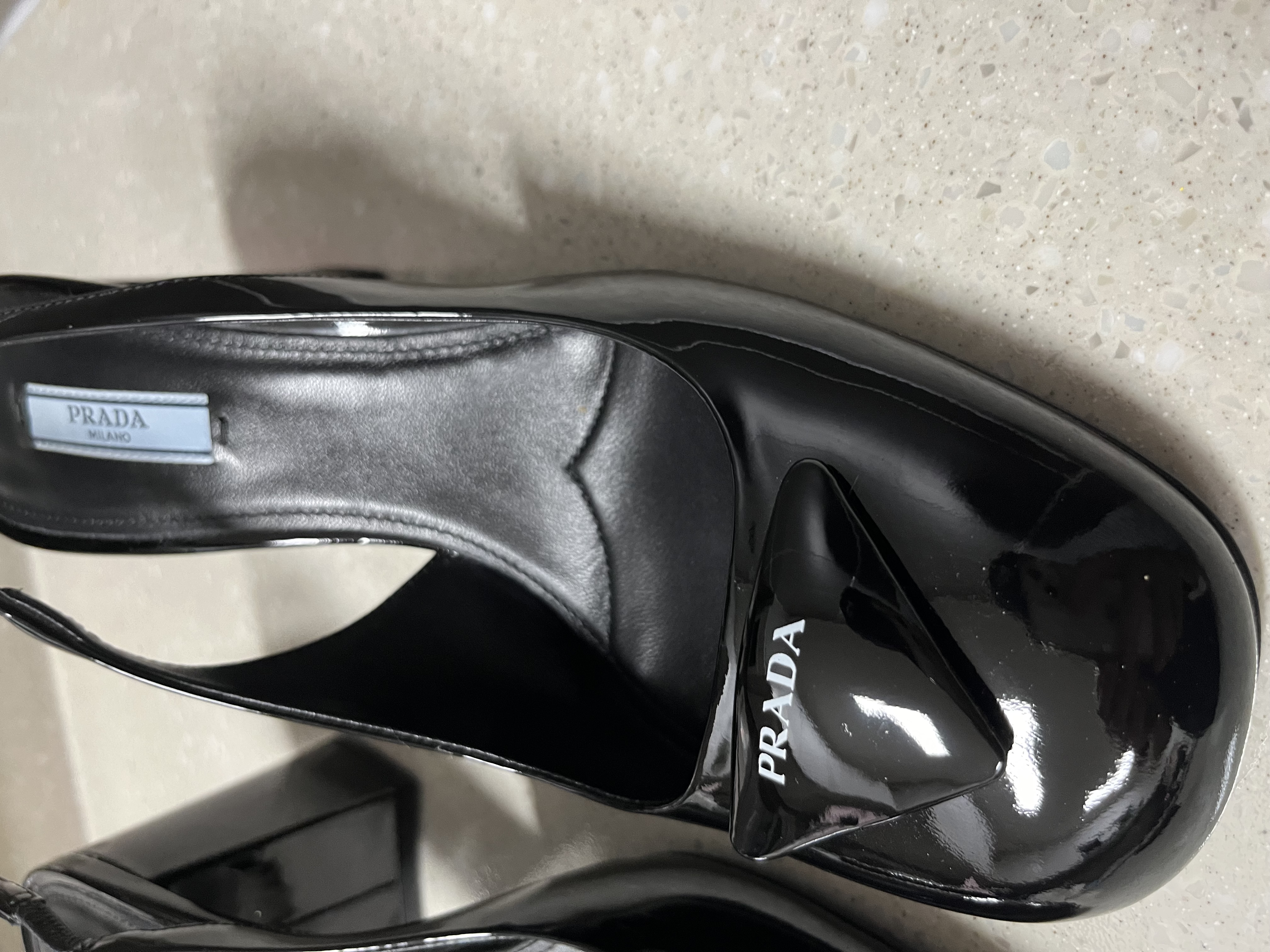 프라다 펌프스 39.5(260-265mm)