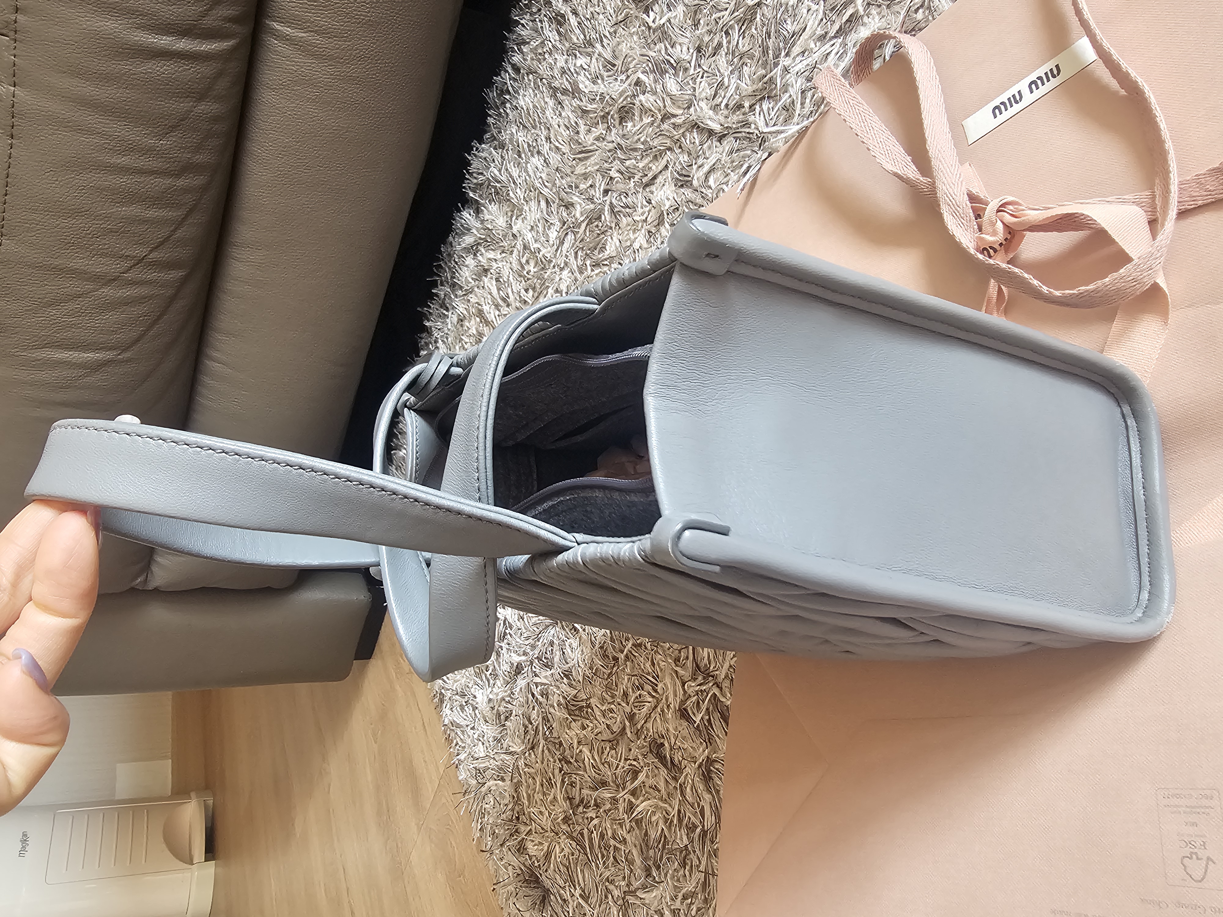 미우미우토트백