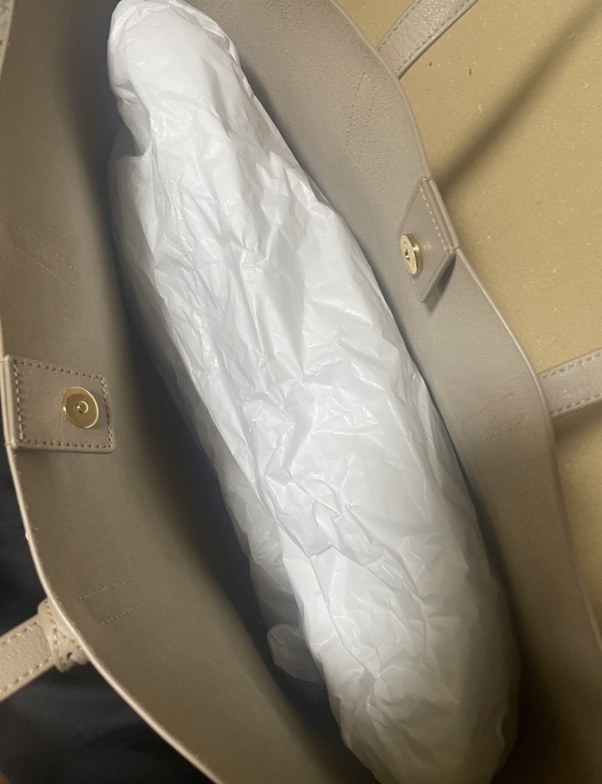 생로랑 이스트 웨스트 쇼퍼백