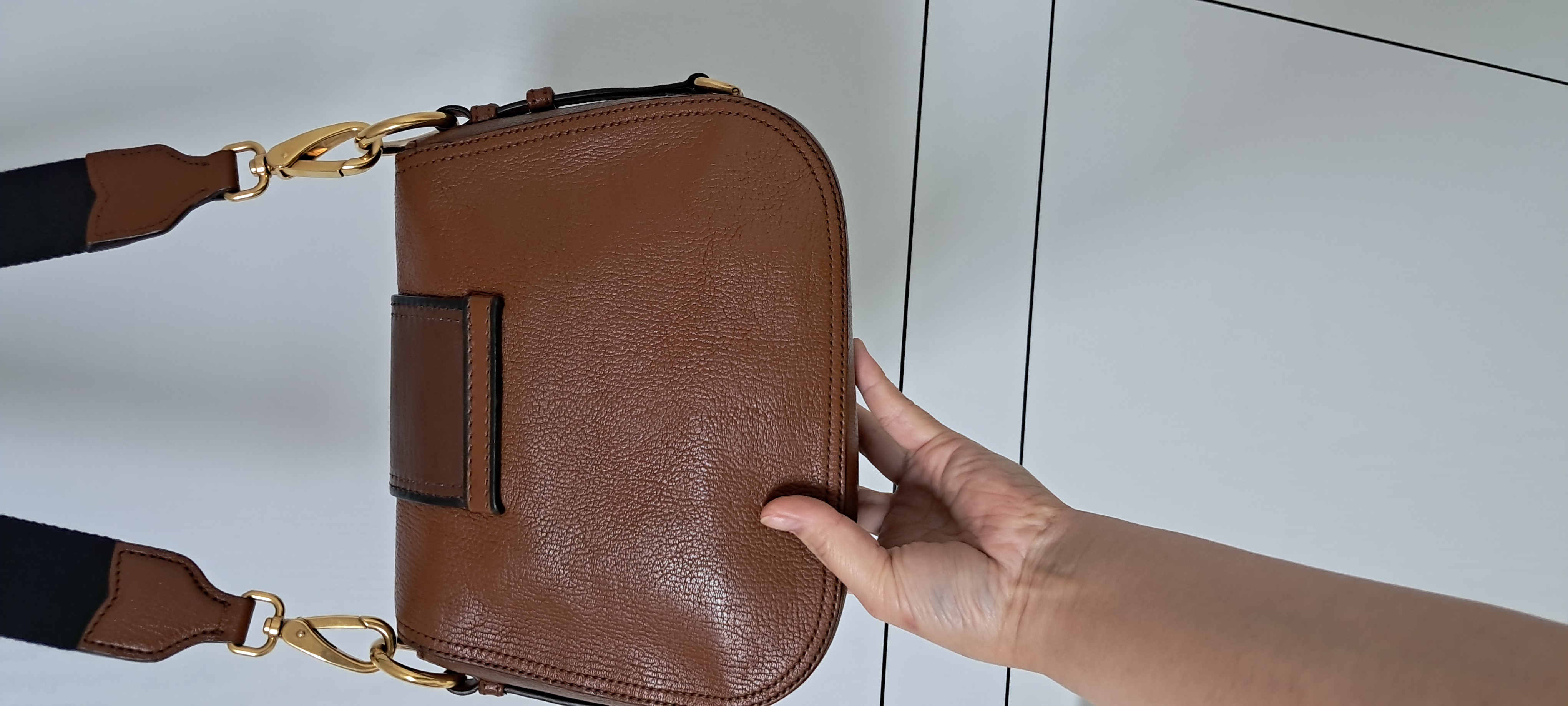 미우미우 크로스백