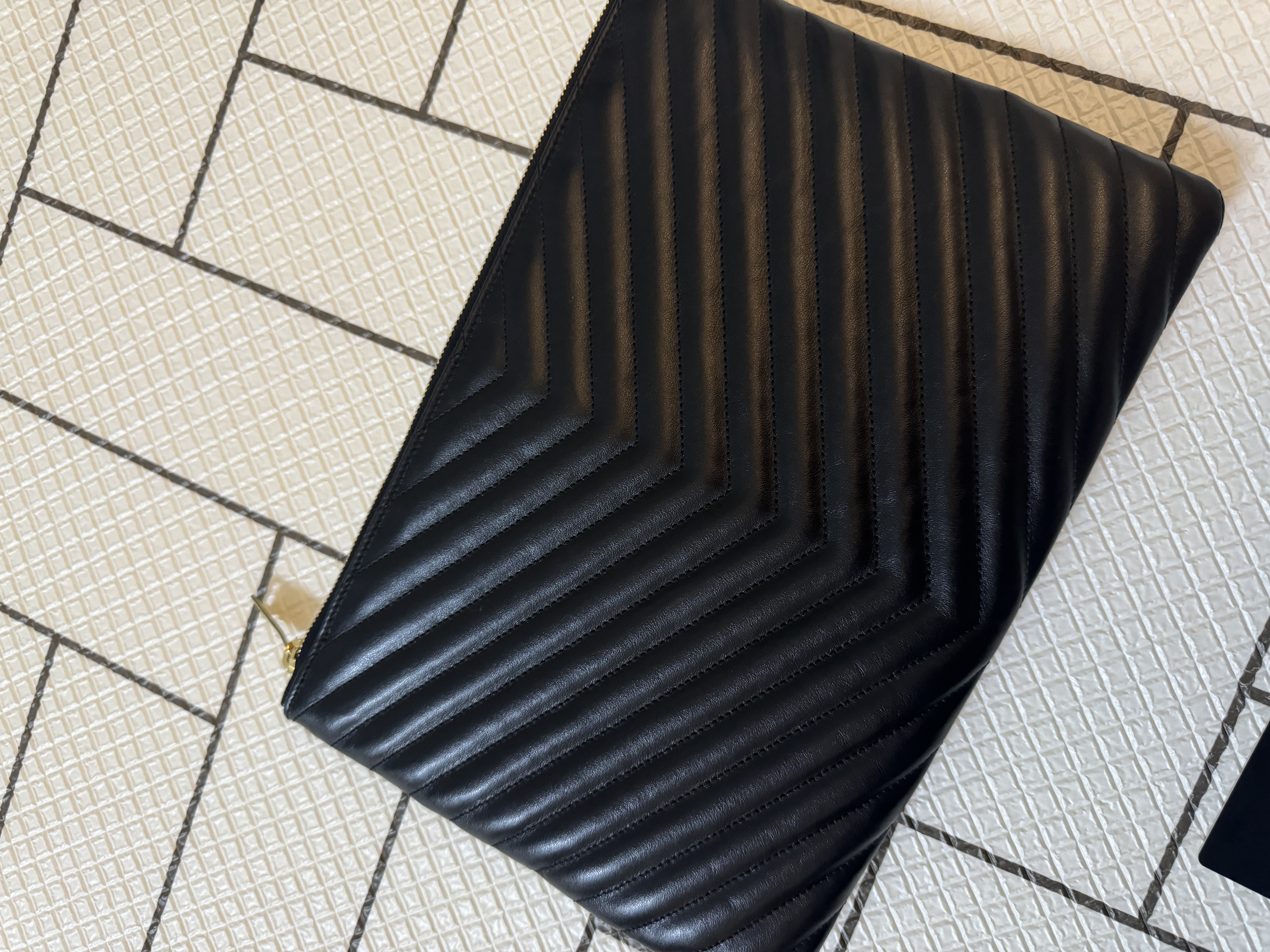 생로랑 블랙 클러치