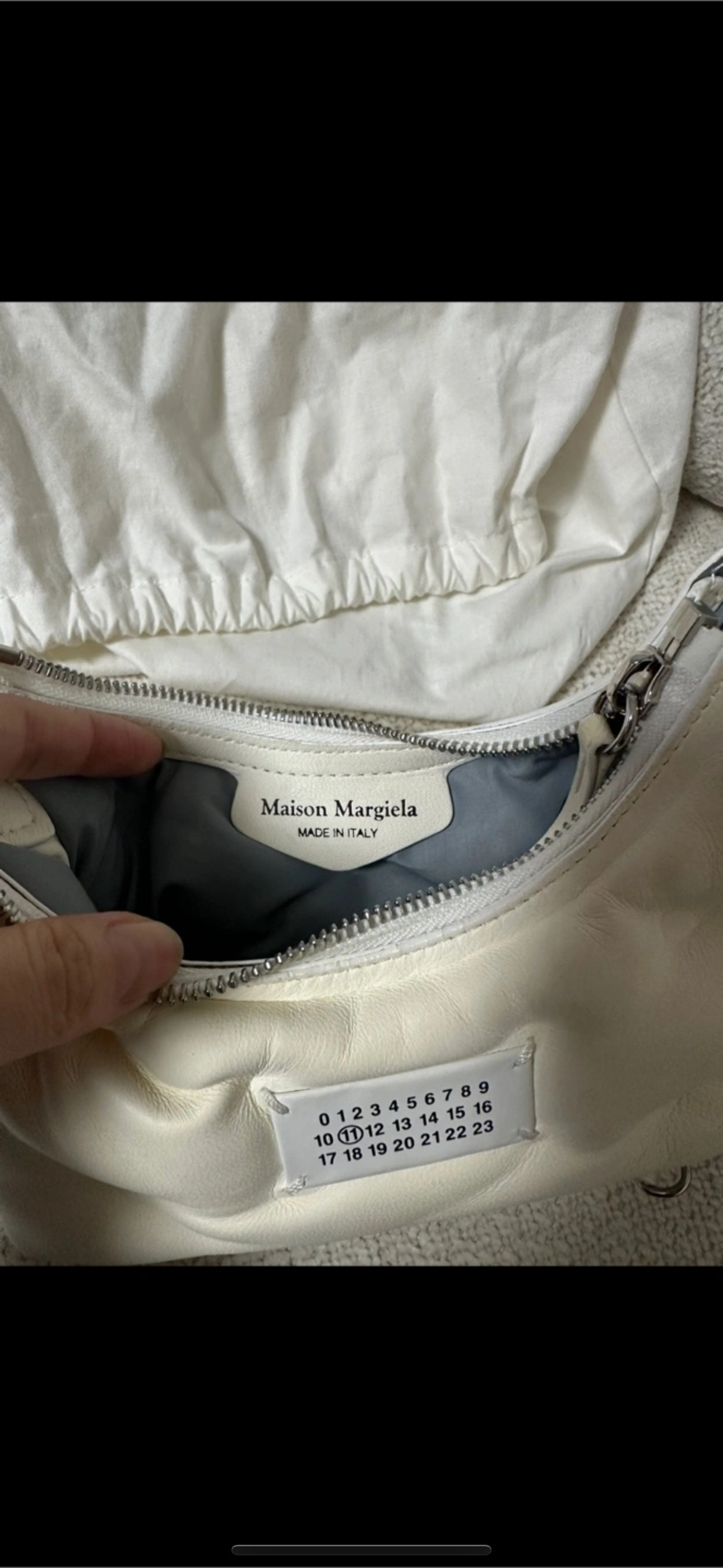 메종 마르지엘라 글램슬램 마이크로 호보백