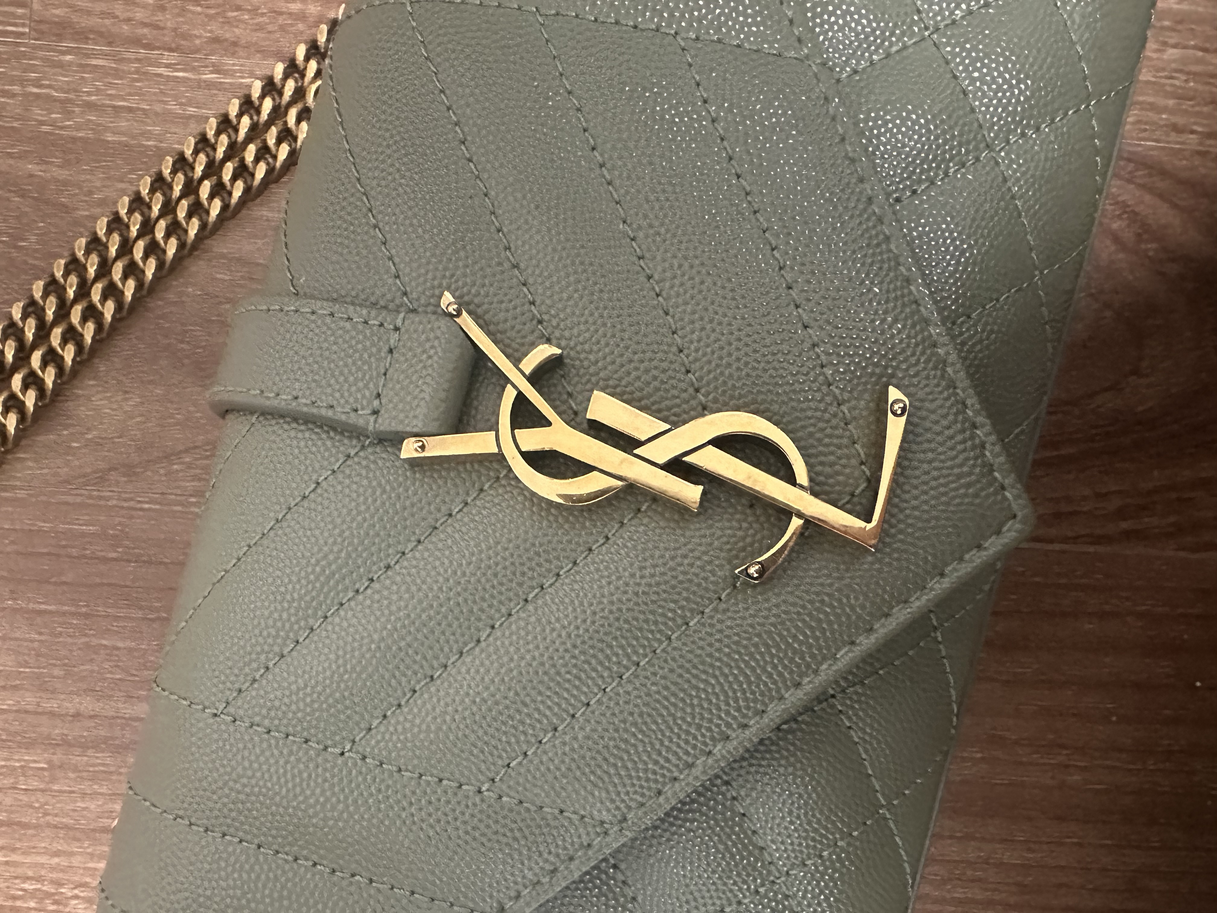 생로랑 마틀라세 스몰 크로스바디 백