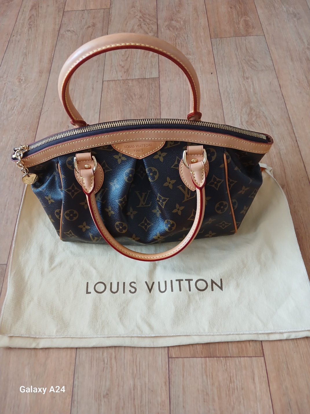 루이비통 티볼리 토트백 판매