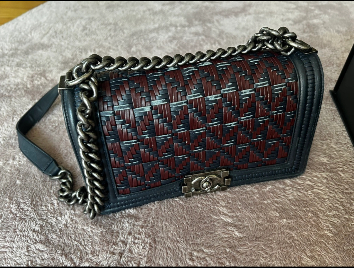 샤넬 한정판 남색 보이백