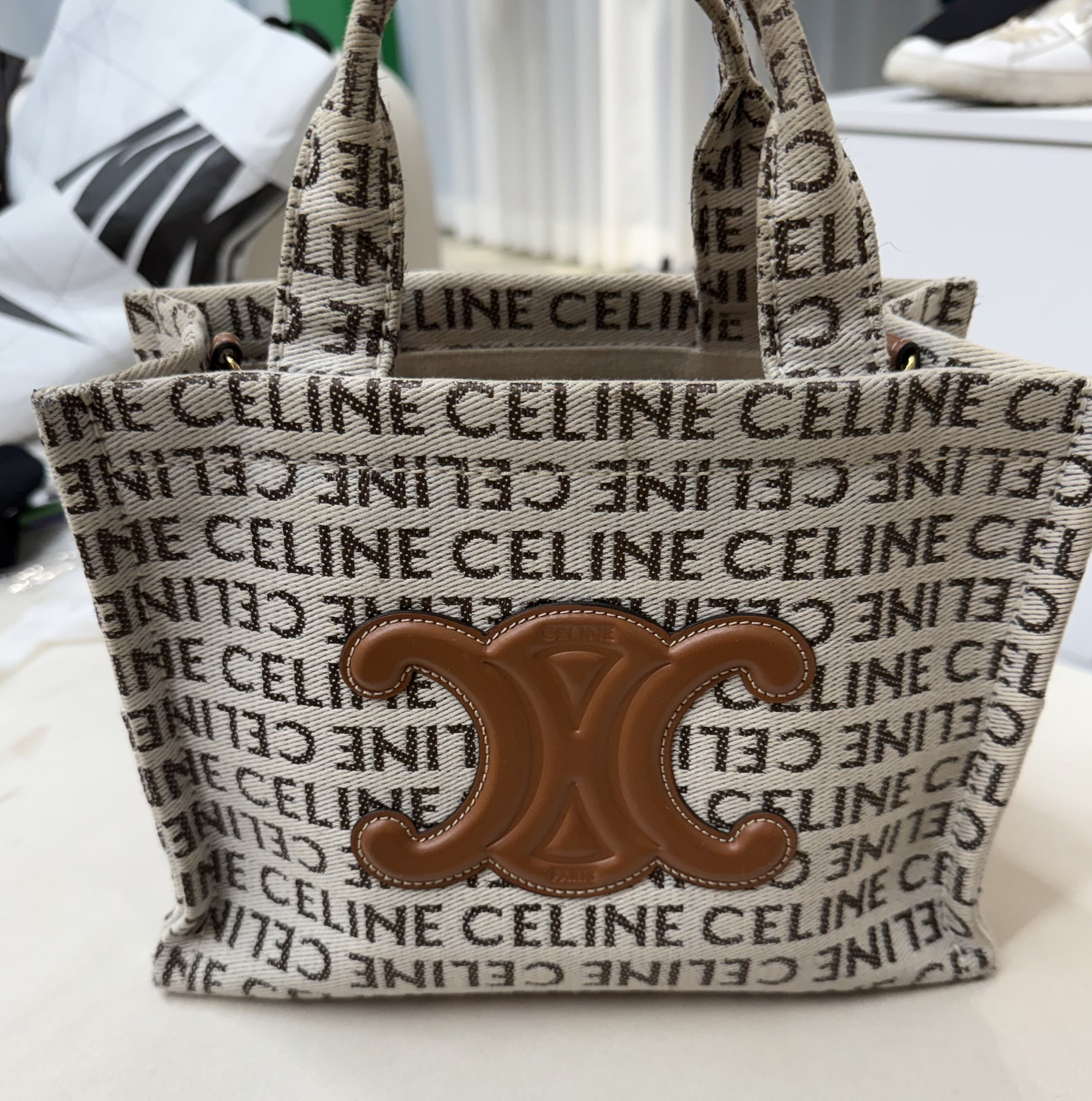 셀린느 카바스 캔버스 타이스 스몰 숄더백 토트백 화이트 브라